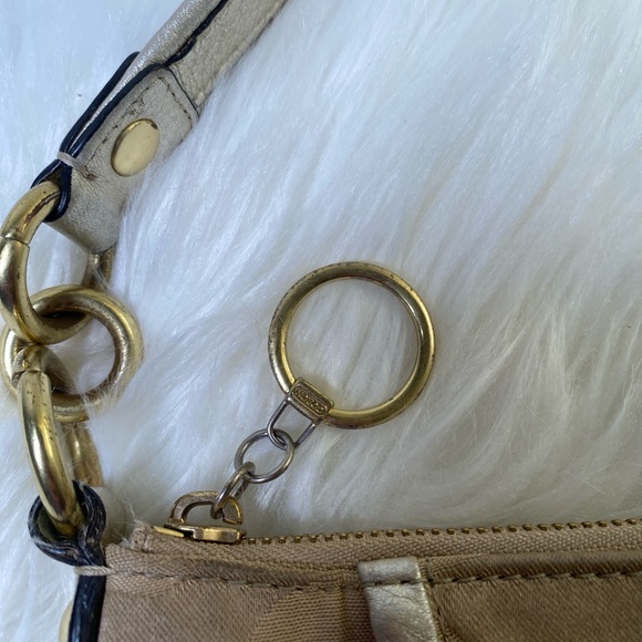 Coach Signature Beige shoulder Handbag - Picture 5 of 15
